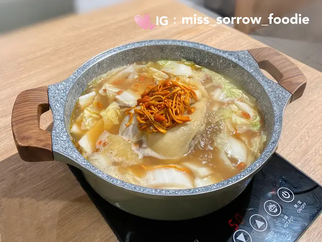 生酮花膠蟲草花雞湯底