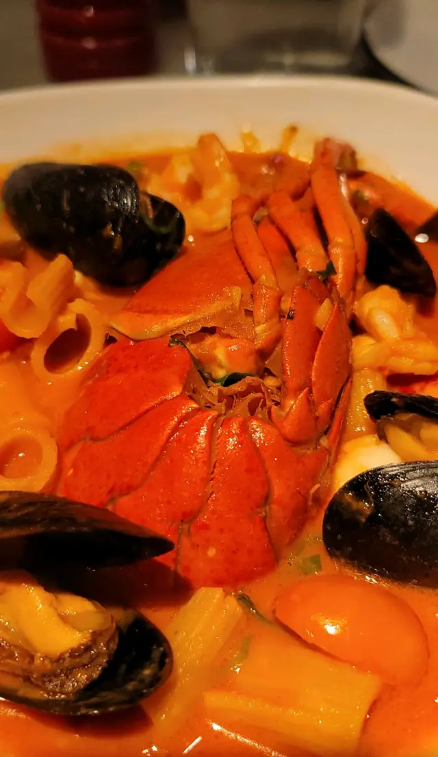 意式龍蝦海鮮湯粗管通粉