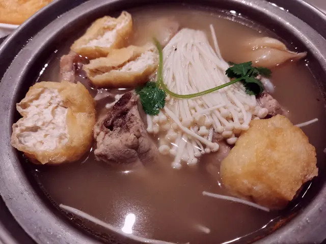 白胡椒肉骨茶配白飯