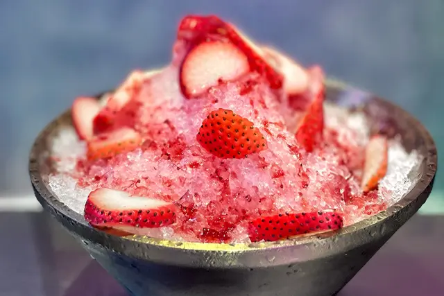 草莓乳酸韓式刨冰甜品