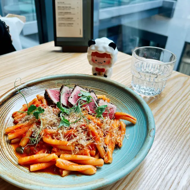 煙花女汁輕煎吞拿魚孖辮粉