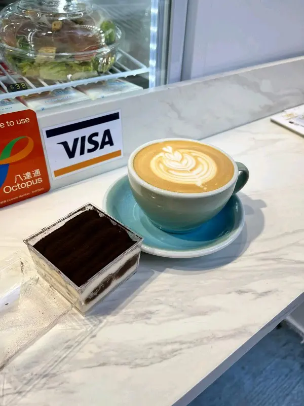 Latte + Tiramusi
