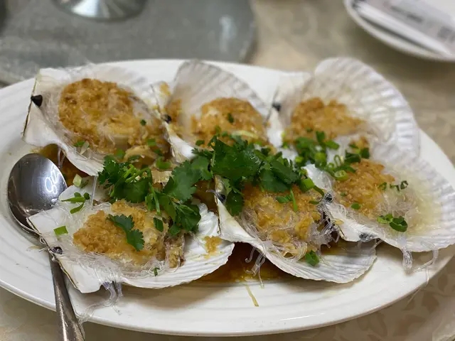 「宏利海鮮」老闆娘推薦、真係勁大隻!