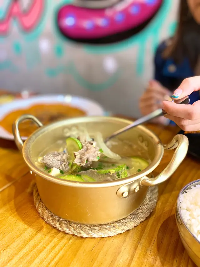 牛肉大醬湯跟飯