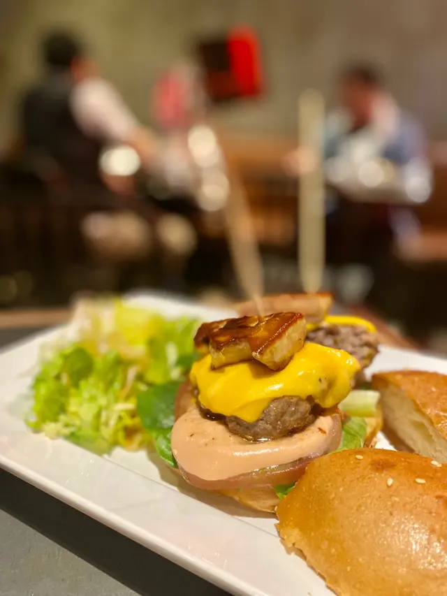 鵝肝牛肉漢堡