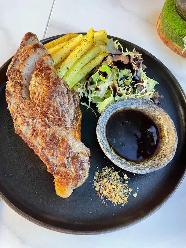 香煎澳洲10oz西冷扒配韓式燒肉汁