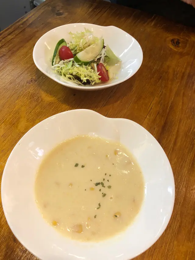沙律  粟米忌廉湯