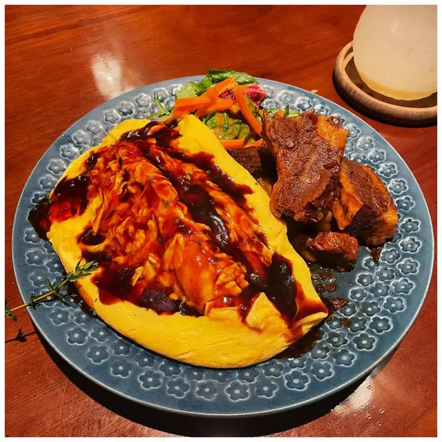 日式紅酒燉牛肉蛋包飯