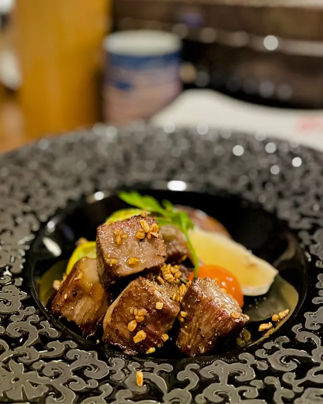 最後當然要享受日本正宗和牛系列,油脂滿滿包着非常柔嫩嘅肉,🐮微熱嘅感覺非常適合有要求