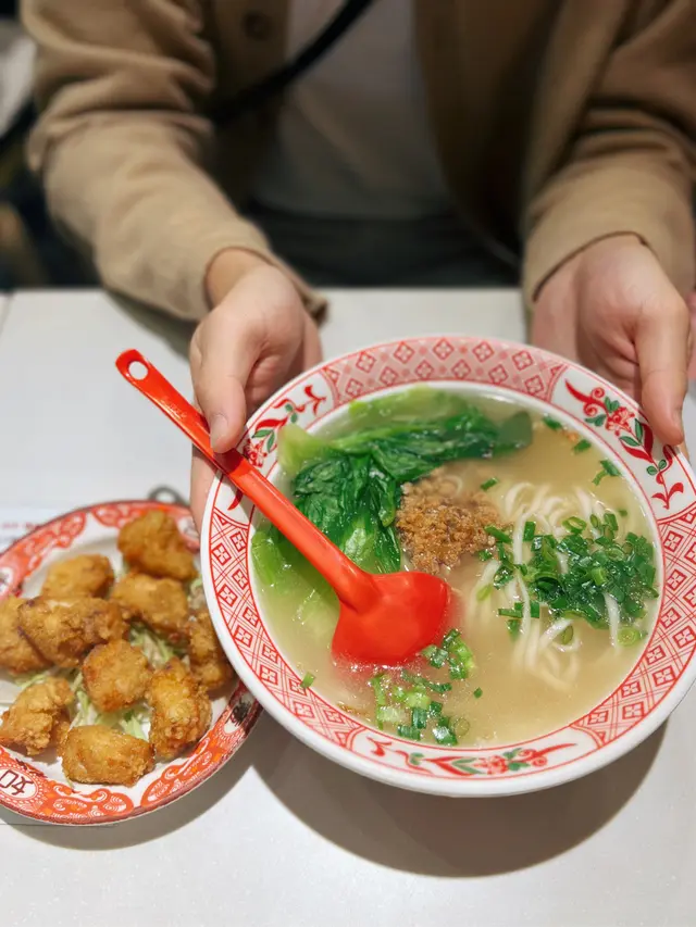 肉燥鹽酥雞湯麵