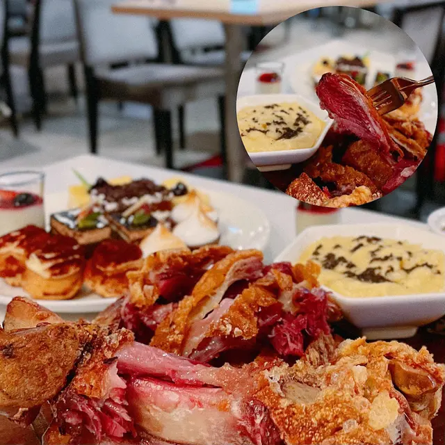 豬手即叫即製，外脆內嫩🐽咬落口超級酥脆，鹹鹹香香好過癮！