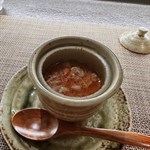 茶碗蒸內的松葉蟹帶出鮮甜味，配上一絲絲手撕松葉蟹，材料十足。