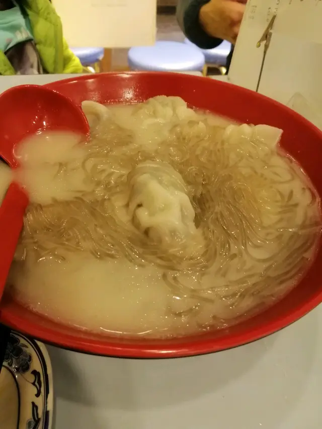 雙拼紫甘藍粟米鮮肉餃小棠菜鮮肉餃加薯粉