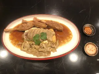 滷水鵝肉、鵝腸、豬仔髀