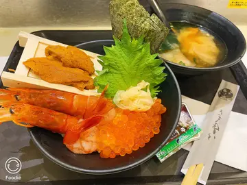 三色丼