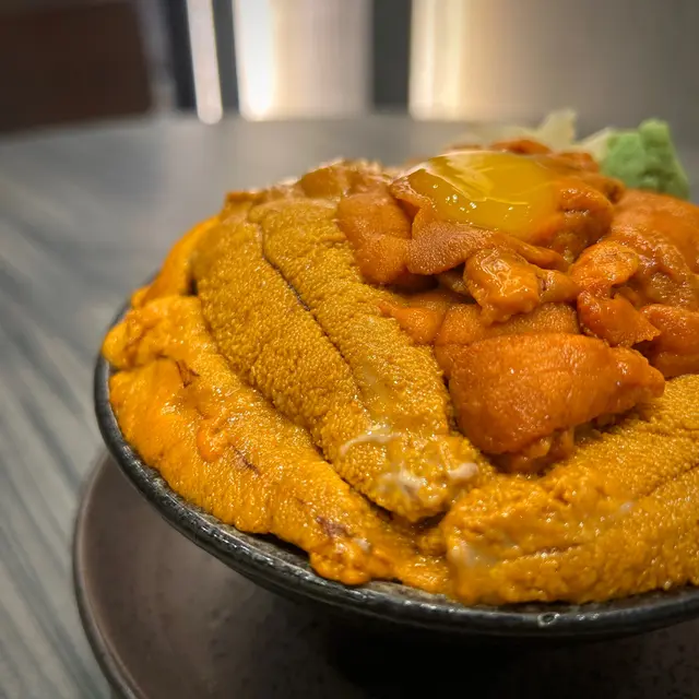 三色海膽盛丼
