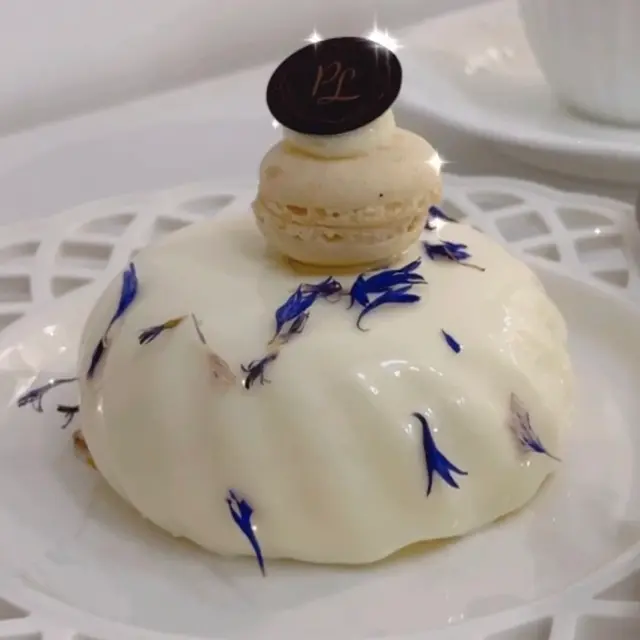 cheese mousse 口感順滑，蛋糕入面有榛子碎，增加口感，Earl Grey茶味香濃，整體好夾  