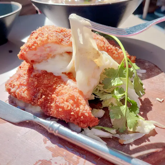 芝士爆漿香脆豬扒