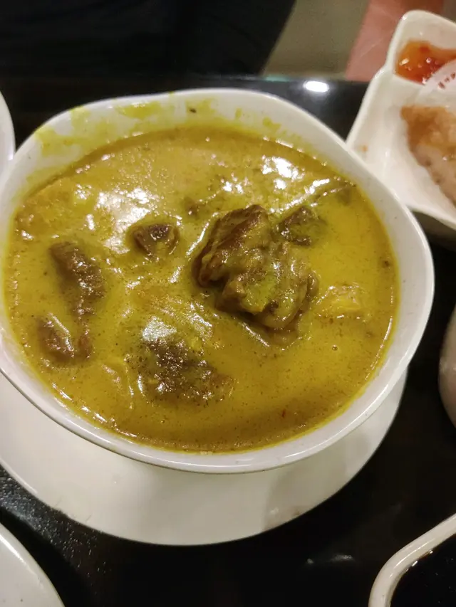  咖哩牛腩飯