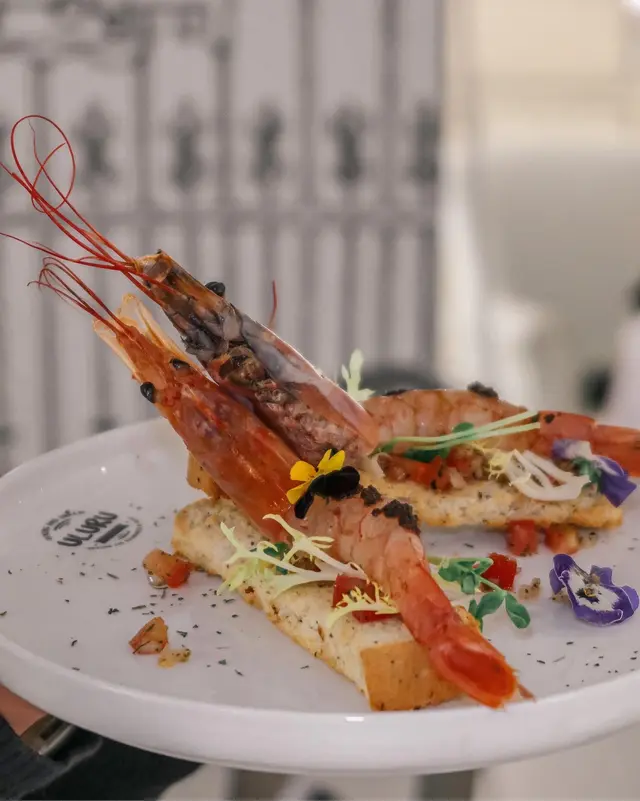 阿根廷紅蝦刺身配蕃茄莎莎多士