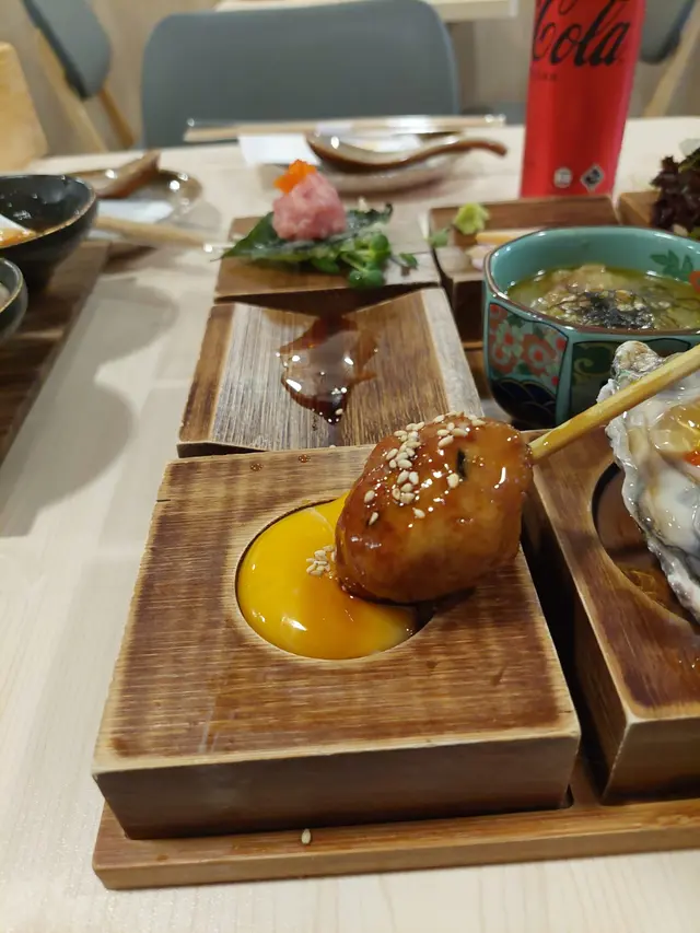 燒鳥串雞軟骨配月見玉子