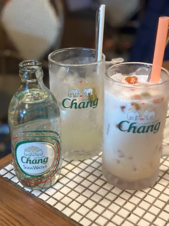 青檸梳打 (套餐加配) $12；三色冰 (套餐加配) $12