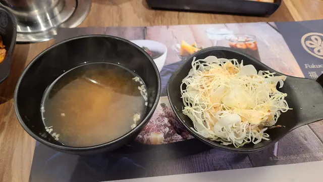 麻醬沙律，麵豉湯