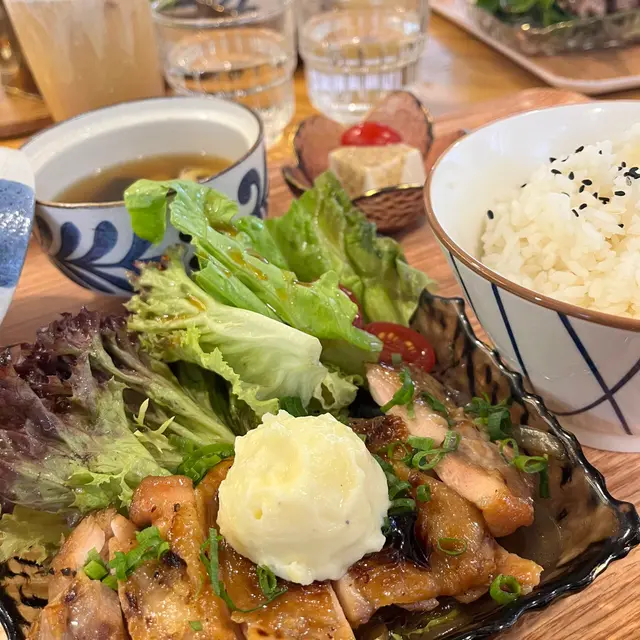 洋蔥香煎雞排伴日式薯蓉