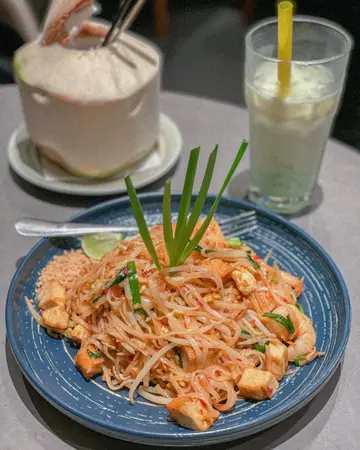 泰式蝦肉炒金邊粉