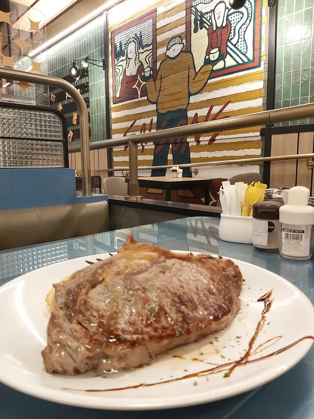 烤美國安格斯肉眼牛扒配紅酒燒汁