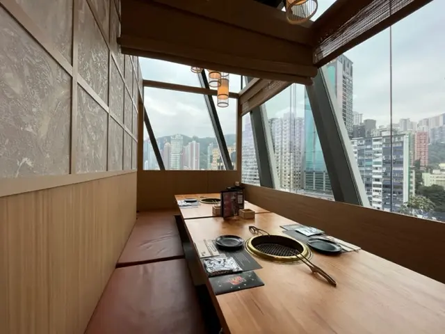 私人包廂:設有最低消費;基本上一定要幫襯最貴的兩款放題才可以訂房。