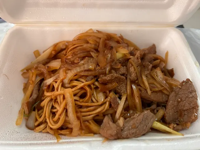 蔥爆牛肉炒拉麵