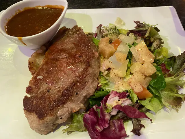 牛扒配沙律