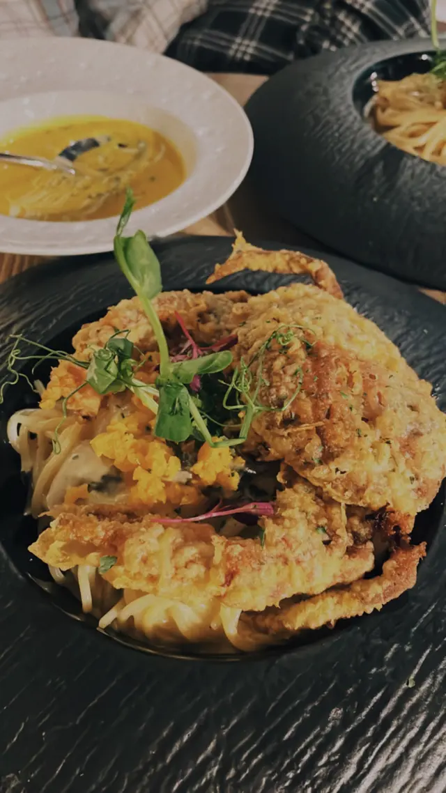 軟殼蟹鹹蛋黃忌廉汁意粉