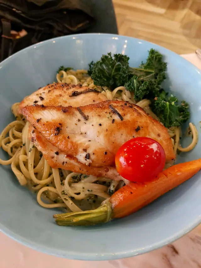 縱使醬汁掛滿扁麵亦唔太油