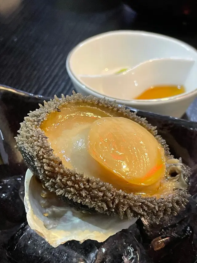 冰鎮南非活鮑魚