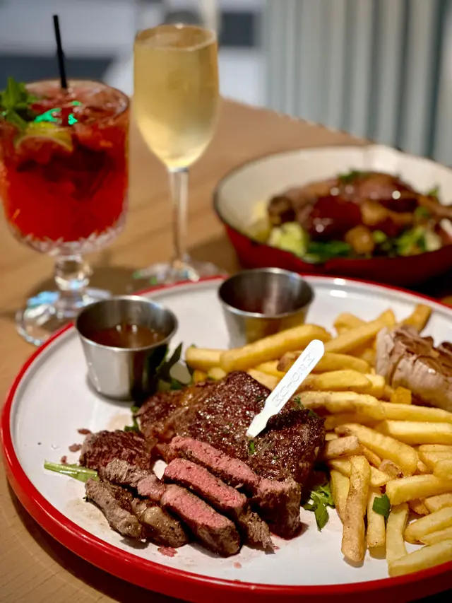 肉眼牛扒配薯條