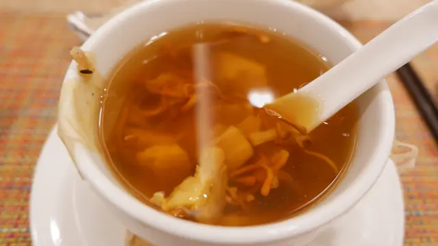 蟲草花瑤柱燉瘦肉湯
