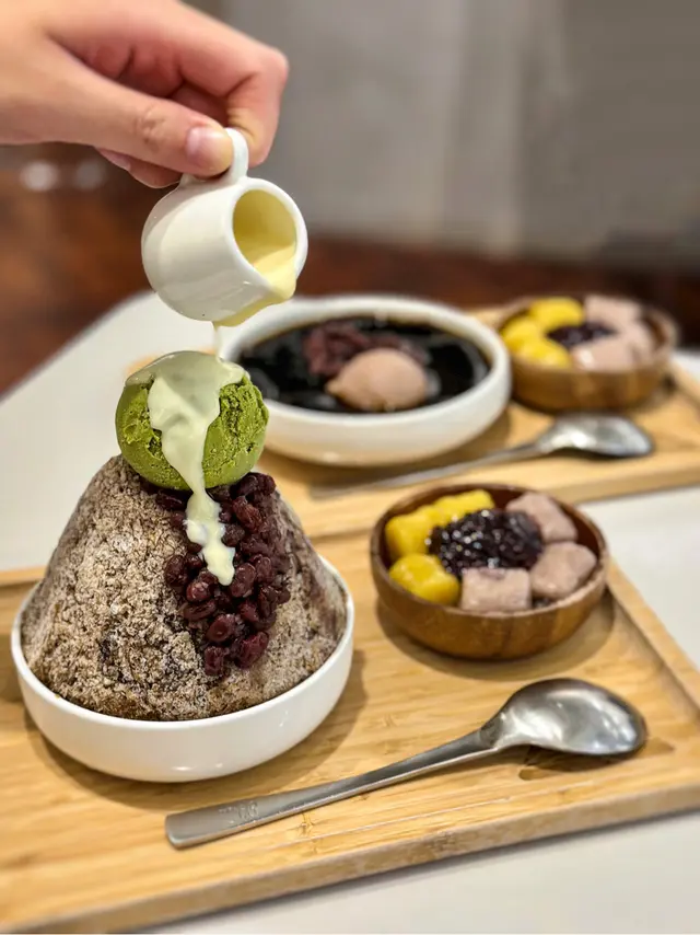 抹茶嫩仙草雪花盛盤