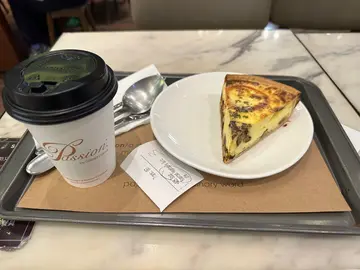 西兰花忌廉汤、杂菜蛋饼