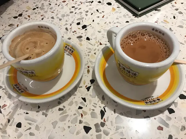 熱奶茶、熱咖啡