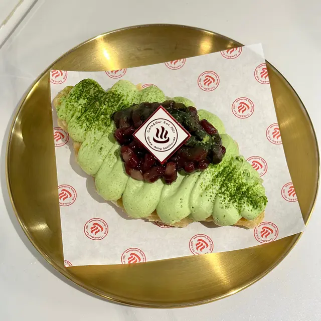 宇治抹茶紅豆牛角酥窩夫