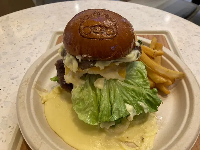 「 #BIGLU漢堡 🍔」