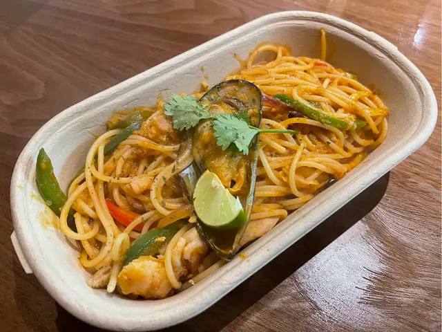 海鮮冬陰蕃茄意粉