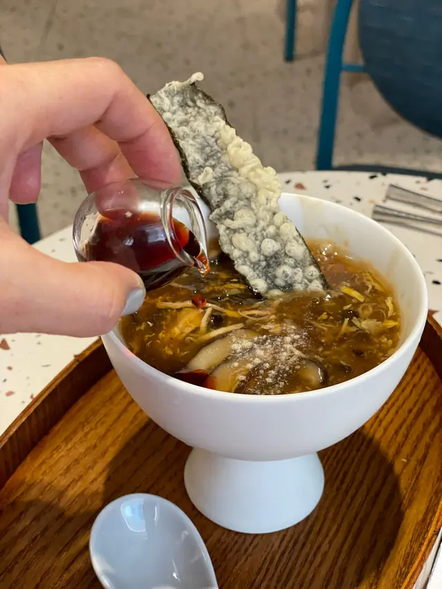 碗仔翅併蒟蒻麵