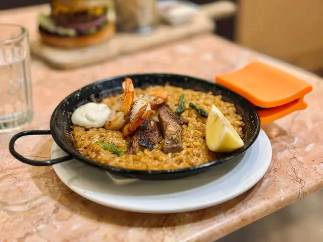 Pork belly and prawns mini paella