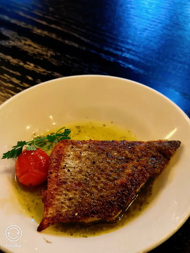 鮮鱸魚柳酸甜香草汁