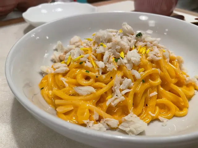 蟹肉海膽奶油意大利麵