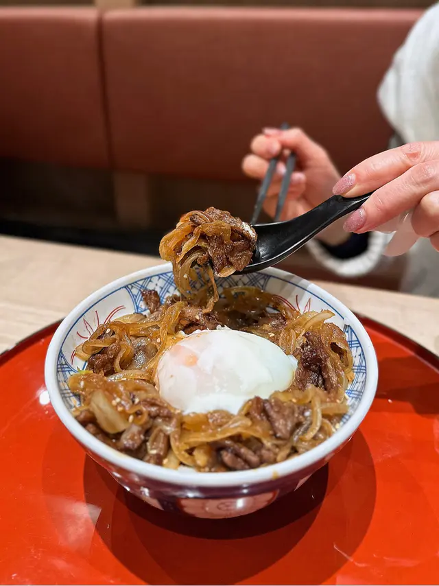 蒜味洋蔥宮崎和牛丼(配溫泉蛋)