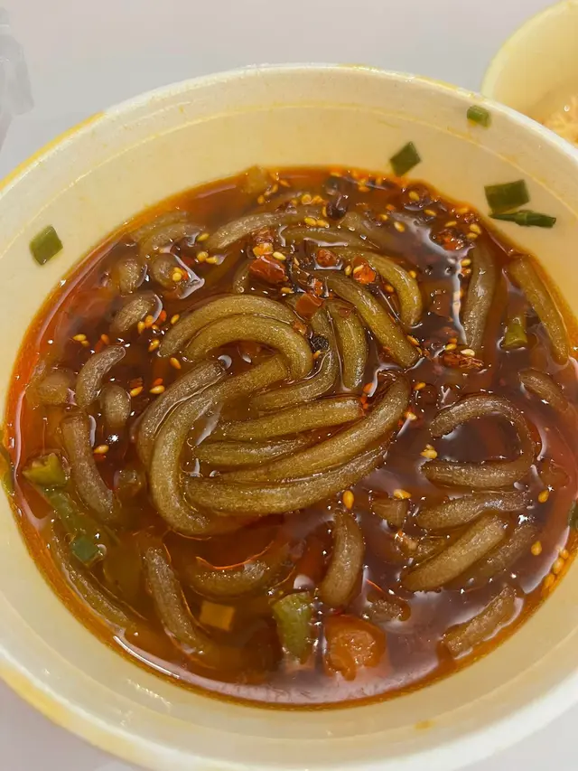 好難食,食過最難食既酸辣粉